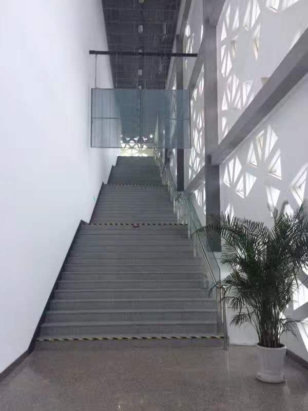 天津南开大学音乐走廊LED透明屏效